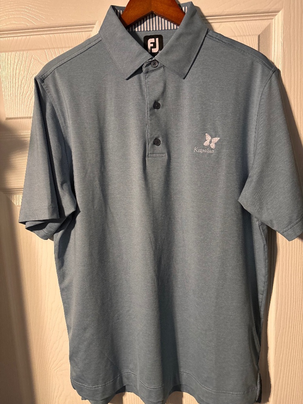Nice mens medium Footjoy golf polo from Kapalua in Maui